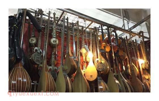 都塔尔历史与特色简介 民族乐器都塔尔图片及演奏方法介绍