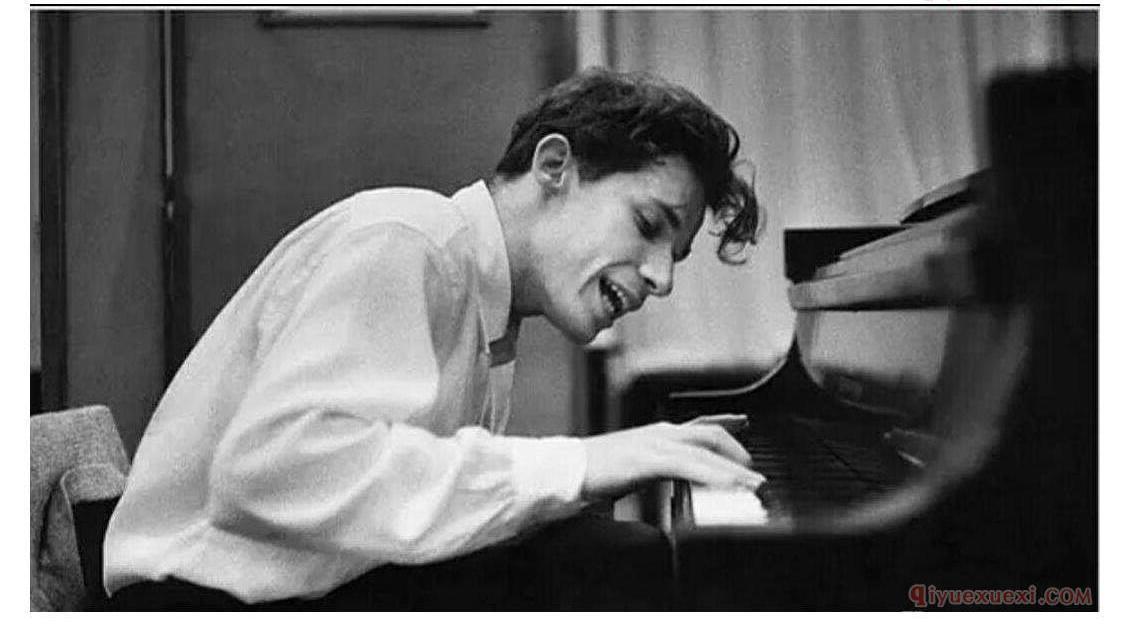 加拿大钢琴演奏家《格伦·古尔德/Glenn Gould》简介