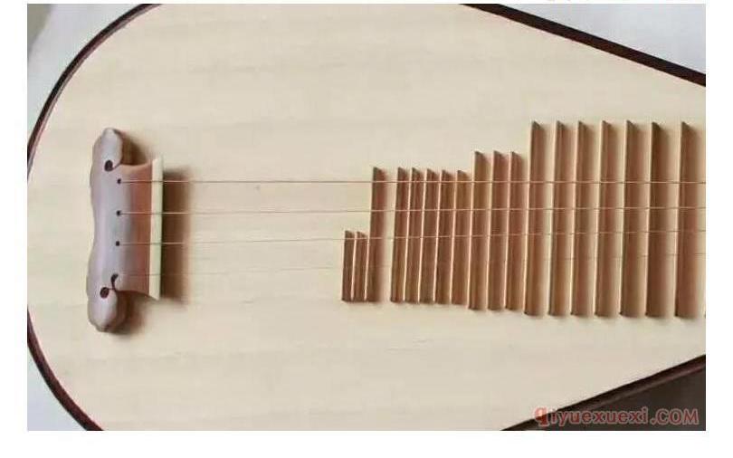 琵琶四条弦的定弦调音方法