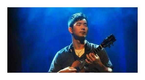 Jake Shimabukuro访谈/弹指间最真实的声音