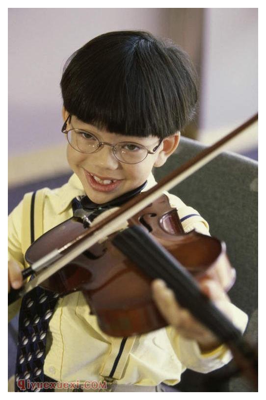 怎样引导孩子小提琴入门并保持他的学习兴趣？