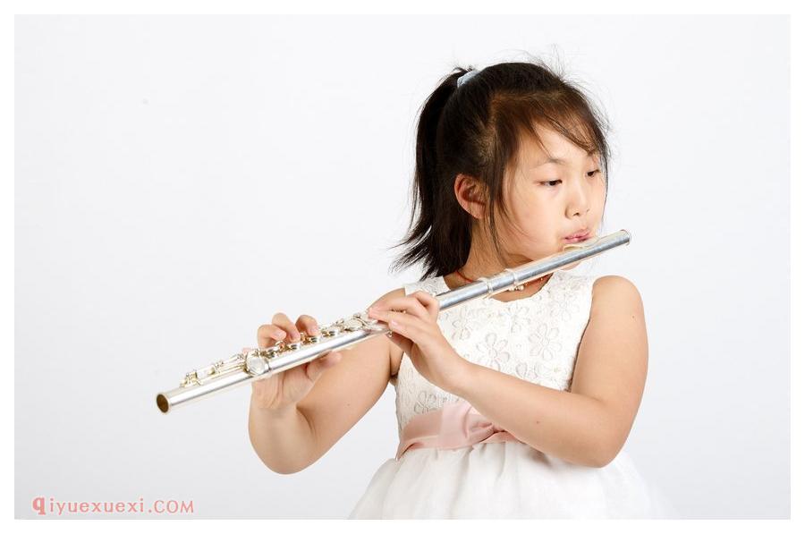 长笛与小号哪个适合女孩学？