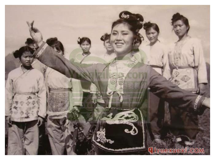 《刘三姐》 柳州市《刘三姐》剧本创作组集体创编，1960 年首演。